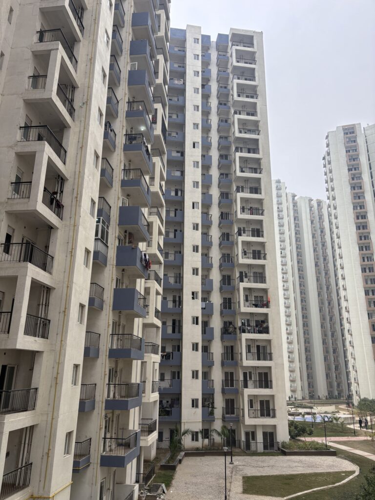 Amrapali Dream Valley High Life 2 apartments in <a href='https://www.amrapalinoidaextension.co.in/property-tag/noida-extension/' srcset=